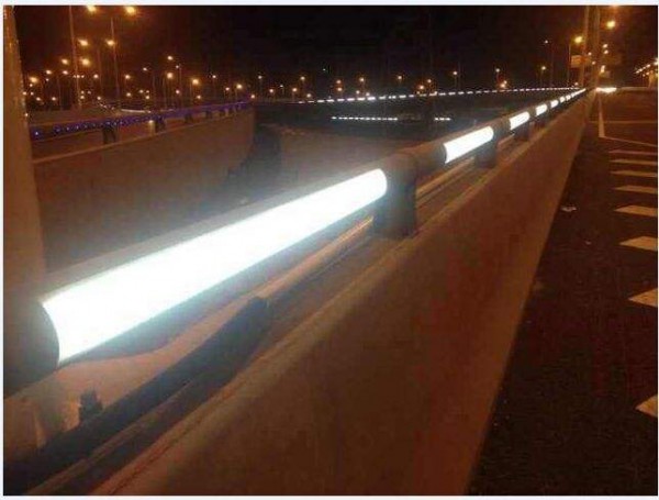 LED護(hù)欄燈安裝步驟